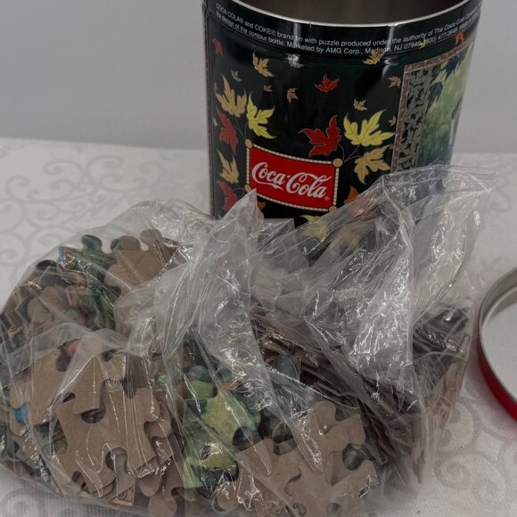 Coca-Cola Autumn Vintage Puzzle Tin With 200 Pieces - Picture 3 of 3